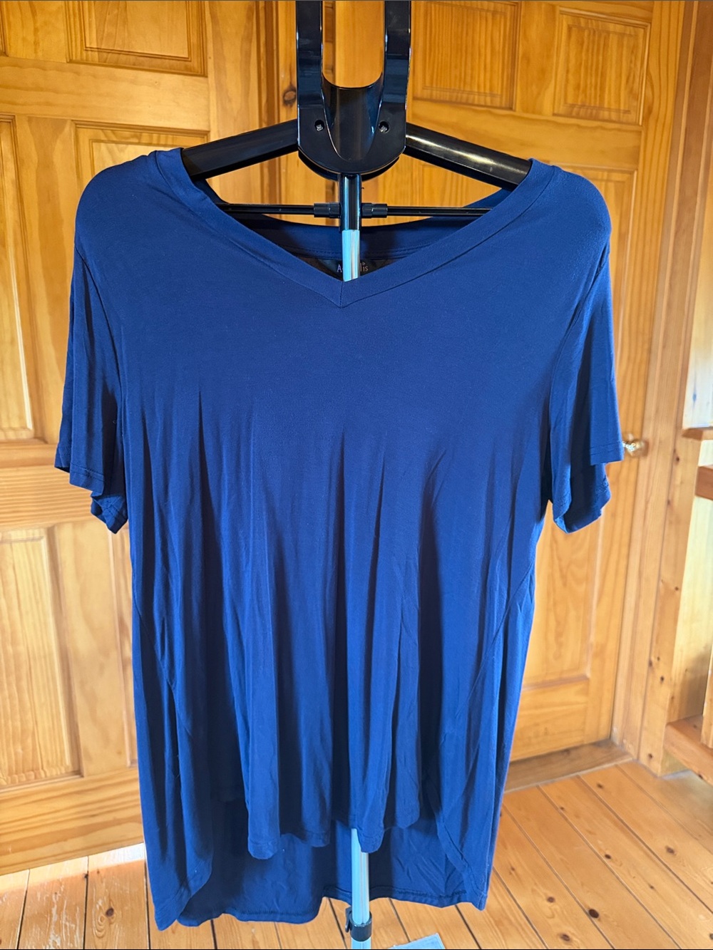 Amaryllis Women's V-Neck Short Sleeve Top - Royal Blue